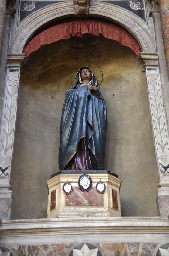Altare della Madonna della Fraglia dei Molinari Altare della Madonna della Fraglia dei Molinari