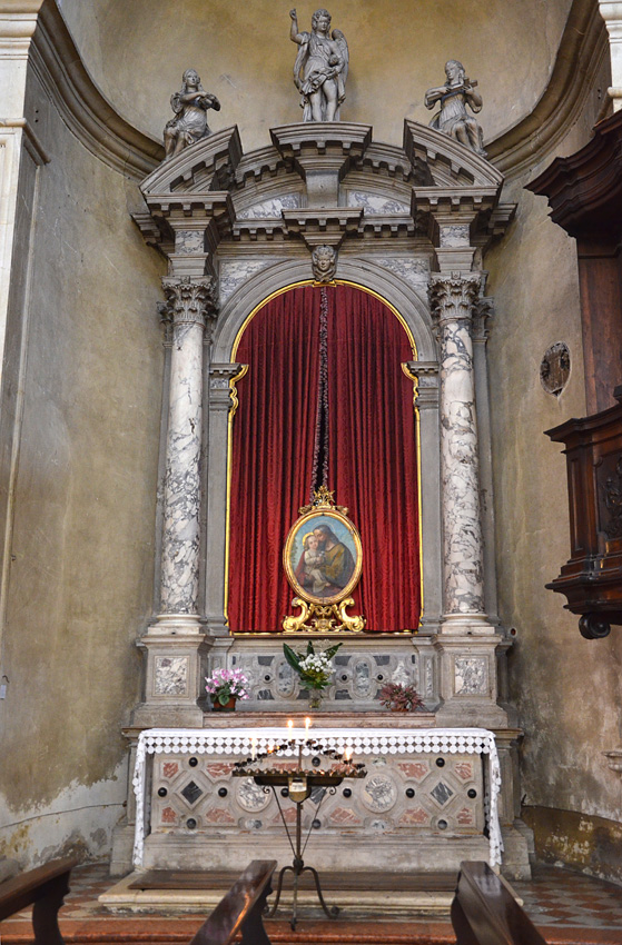 Altare di S. Libera DSC_0737_DxA5_AltareReliquie.jpg