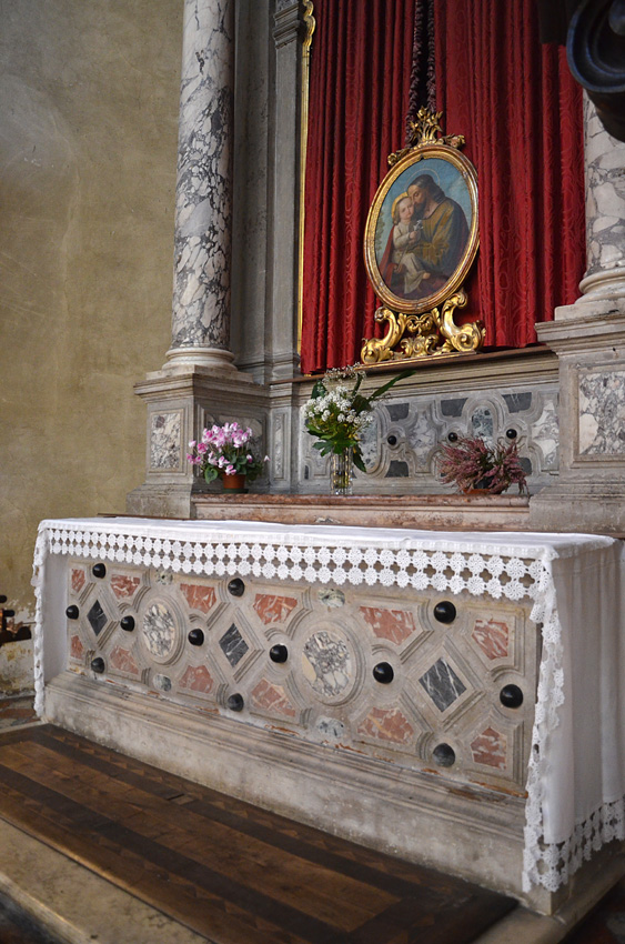 Altare di S. Libera DSC_0739_DxA5_AltareReliquie.jpg